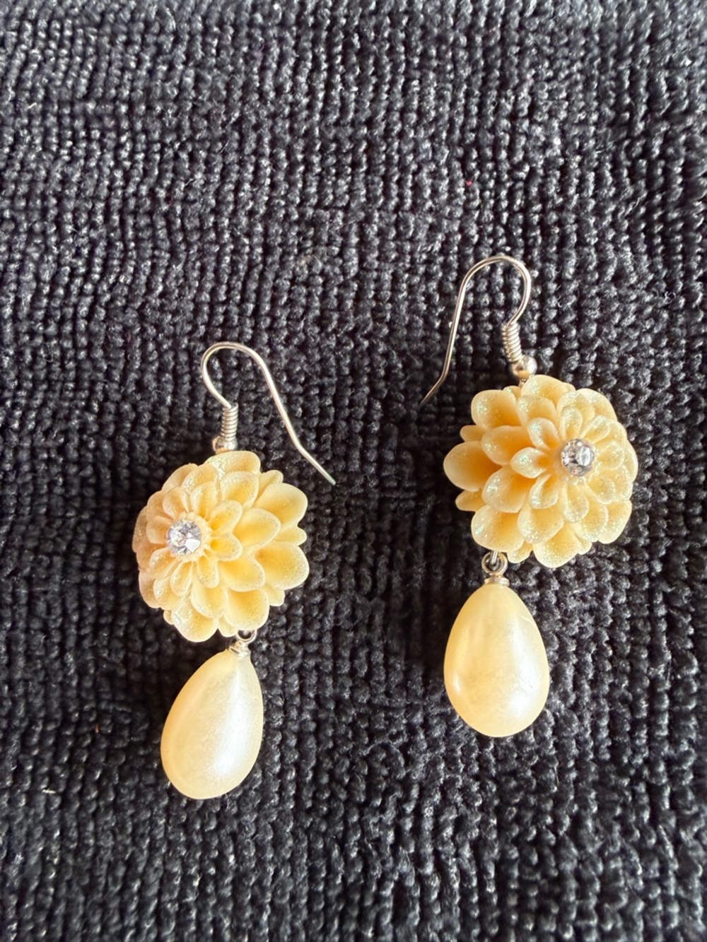 Cream Floral Drop Earrings - Brand Unspecified